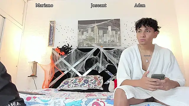 Adan Oriol online show from October 31, 3:51 am