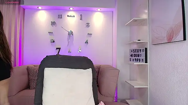 Snapshot of 1SloppyFox4 chatting on September 21, 5:09 am 1SloppyFox4 online show from September 21, 5:09 am