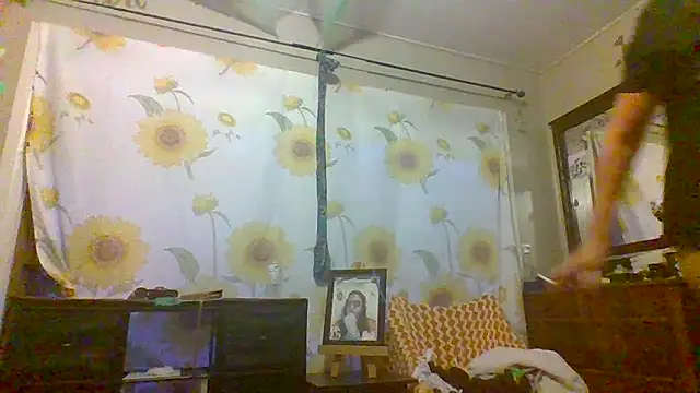 Snapshot of Bored_Grandma chatting on September 18, 12:07 pm Bored Grandma online show from September 18, 12:07 pm
