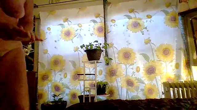 Bored Grandma online show from December 13, 10:15 pm