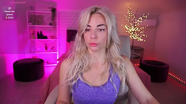 BellaRayyy online show from April 28, 5:56 am