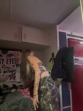 ittybittymeryssa online show from February 18, 3:19 pm