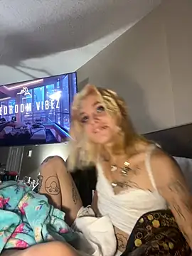Snapshot of ittybittymeryssa chatting on August 6, 4:47 am ittybittymeryssa online show from August 6, 4:47 am