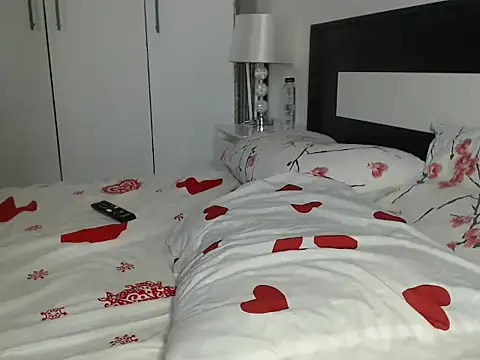 Snapshot of petite_danielle chatting on September 9, 7:19 am petite danielle online show from September 9, 7:19 am