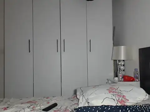 Snapshot of petite_danielle chatting on October 1, 11:00 pm petite danielle online show from October 1, 11:00 pm