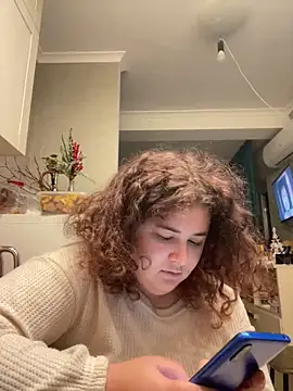 Snapshot of AliceCurlyX chatting on December 4, 2:15 pm AliceCurlyX online show from December 4, 2:15 pm