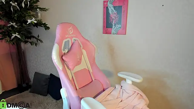 Sylvia Ortiz online show from December 17, 9:37 am