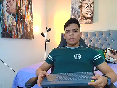 Snapshot of stewart_mateo_ chatting on September 13, 2:55 am stewart mateo online show from September 13, 2:55 am