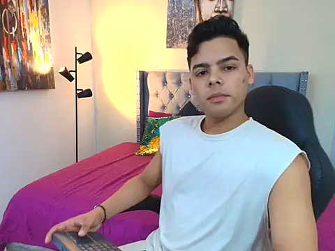 Snapshot of stewart_mateo_ chatting on September 19, 2:24 am stewart mateo online show from September 19, 2:24 am