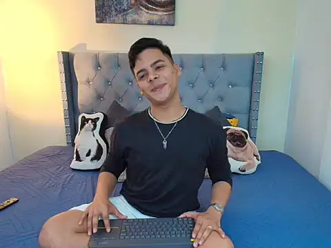 Snapshot of stewart_mateo_ chatting on October 10, 1:59 am stewart mateo online show from October 10, 1:59 am