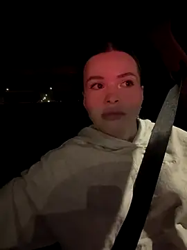 Snapshot of SMELLSEX chatting on October 26, 4:13 pm SMELLSEX online show from October 26, 4:13 pm