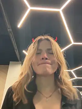 Snapshot of SMELLSEX chatting on October 30, 6:30 pm SMELLSEX online show from October 30, 6:30 pm