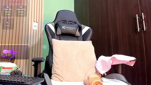 Snapshot of EvelynFoxx- chatting on October 18, 7:14 pm EvelynFoxx- online show from October 18, 7:14 pm