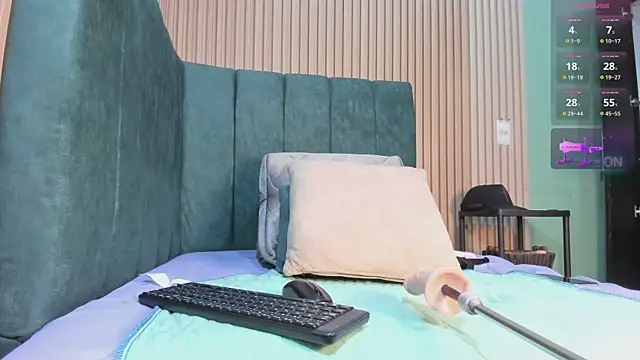 Snapshot of EvelynFoxx- chatting on November 20, 7:02 pm EvelynFoxx- online show from November 20, 7:02 pm