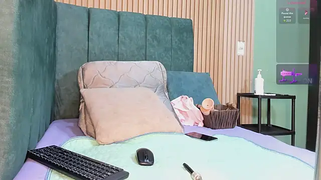 Snapshot of EvelynFoxx- chatting on November 25, 7:03 pm EvelynFoxx- online show from November 25, 7:03 pm