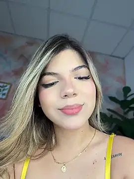 Snapshot of AngelBlushXXX chatting on May 6, 9:09 pm AngelBlushXXX online show from May 6, 9:09 pm
