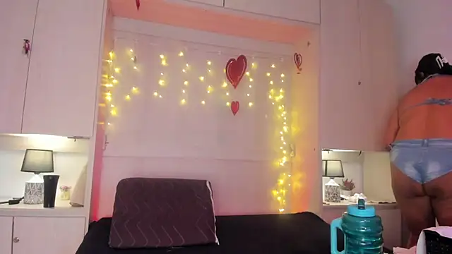 VickyRuiz  online show from February 21, 1:01 pm