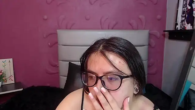 Snapshot of Cailing_Zu chatting on December 14, 7:07 pm Cailing Zu online show from December 14, 7:07 pm