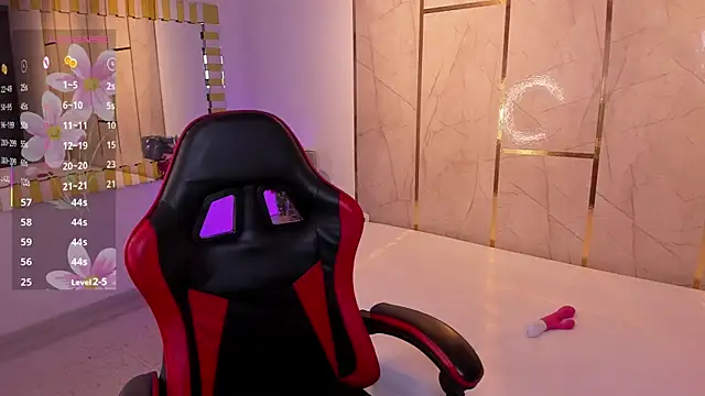 Snapshot of KendallJay chatting on November 12, 9:14 pm KendallJay online show from November 12, 9:14 pm