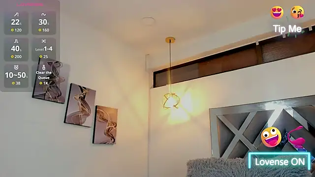 Snapshot of Candy_Hott7 chatting on October 8, 8:39 pm Candy Hott7 online show from October 8, 8:39 pm