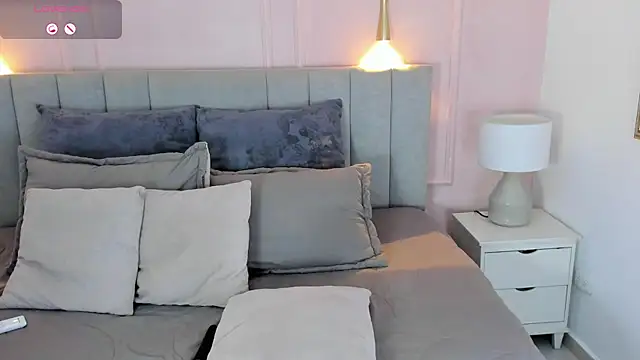 Snapshot of victoria_bourne chatting on July 29, 7:12 pm victoria bourne online show from July 29, 7:12 pm