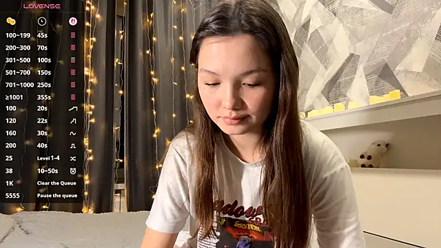 KiraVelvet online show from November 29, 6:11 pm