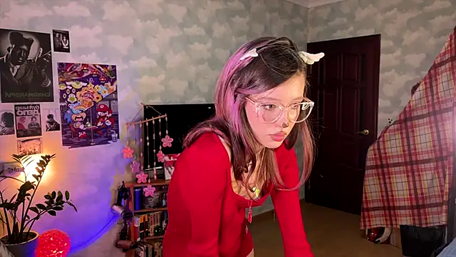 Snapshot of darling_darinka chatting on December 15, 3:33 am darling darinka online show from December 15, 3:33 am