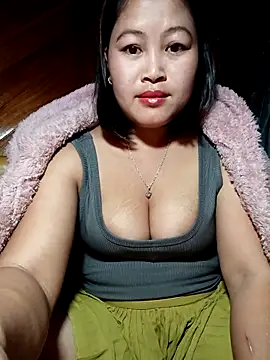 Snapshot of maycuc123 chatting on December 15, 1:26 pm maycuc123 online show from December 15, 1:26 pm