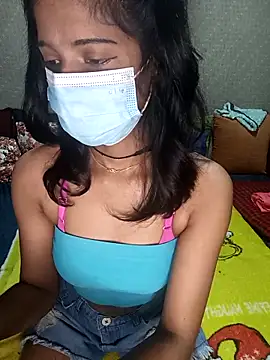 Snapshot of emali_baba chatting on December 18, 4:51 am emali baba online show from December 18, 4:51 am