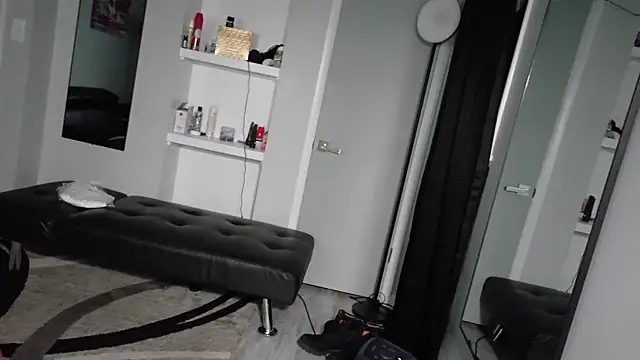 SLANGONDEMHOES online show from September 12, 4:45 am