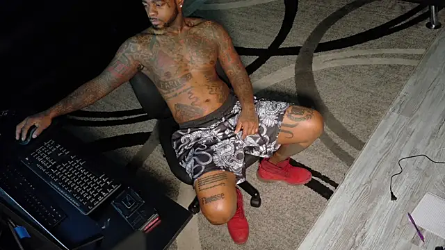 SLANGONDEMHOES online show from September 14, 12:15 pm