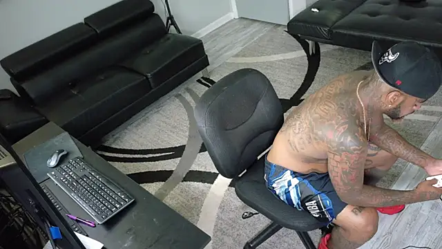 SLANGONDEMHOES online show from September 15, 3:45 pm