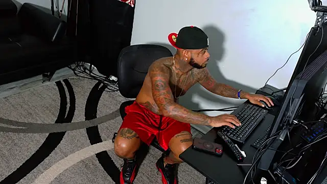 SLANGONDEMHOES online show from November 23, 5:46 pm