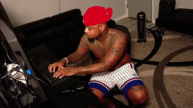 SLANGONDEMHOES online show from May 11, 3:07 pm