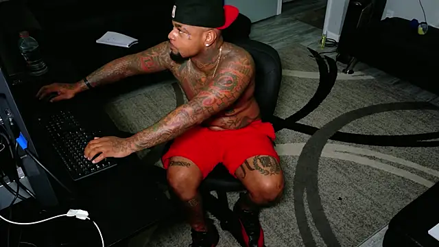 SLANGONDEMHOES online show from June 2, 2:41 pm