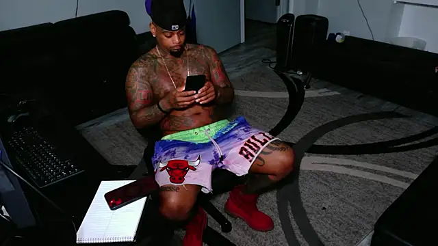 SLANGONDEMHOES online show from June 7, 2:43 pm