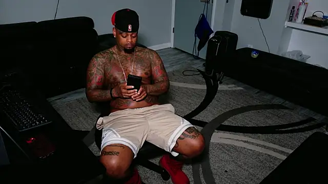 SLANGONDEMHOES online show from June 9, 12:17 pm
