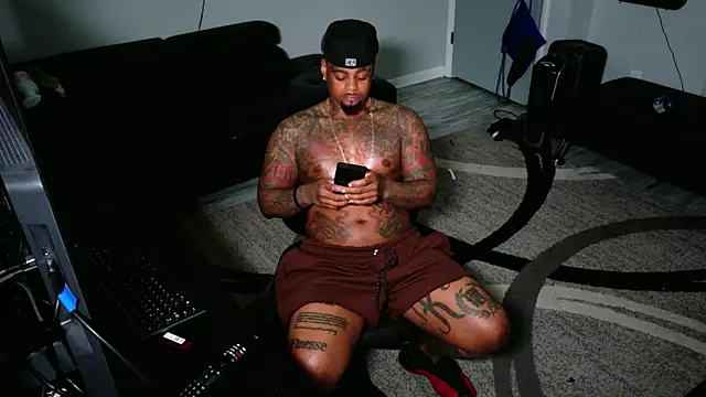 SLANGONDEMHOES online show from June 10, 1:21 pm