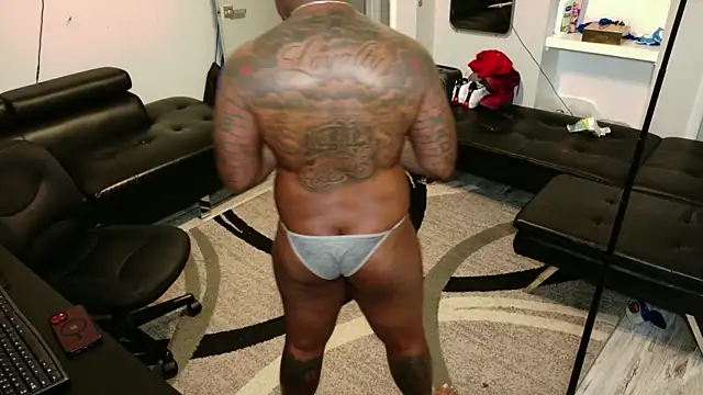 SLANGONDEMHOES online show from June 20, 4:43 pm