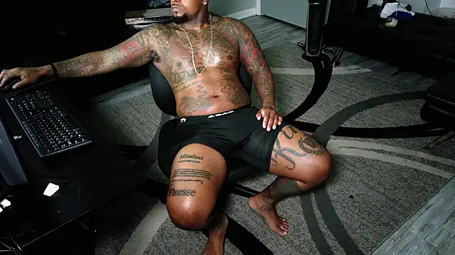 SLANGONDEMHOES online show from June 26, 1:26 pm