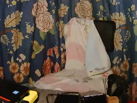 Snapshot of sweet_candiceee chatting on February 10, 6:12 pm sweet candiceee online show from February 10, 6:12 pm