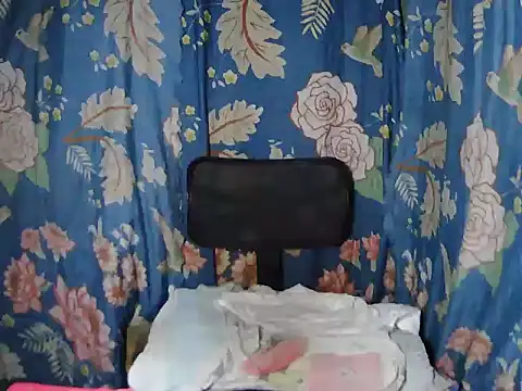 Snapshot of sweet_candiceee chatting on March 15, 3:40 pm sweet candiceee online show from March 15, 3:40 pm