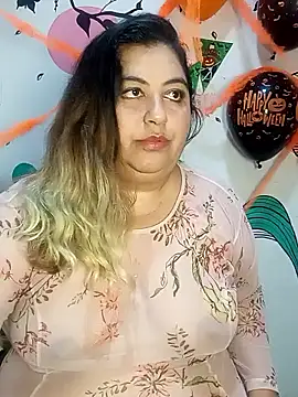 Snapshot of curvy_diva_ chatting on October 28, 1:14 pm curvy diva online show from October 28, 1:14 pm