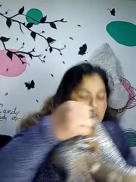 Snapshot of curvy_diva_ chatting on November 6, 9:43 am curvy diva online show from November 6, 9:43 am