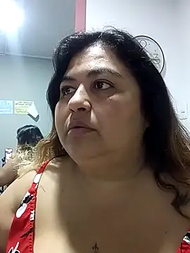 Snapshot of curvy_diva_ chatting on November 10, 10:03 am curvy diva online show from November 10, 10:03 am