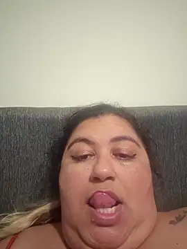 Snapshot of curvy_diva_ chatting on November 10, 11:59 pm curvy diva online show from November 10, 11:59 pm