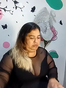 Snapshot of curvy_diva_ chatting on November 14, 11:09 am curvy diva online show from November 14, 11:09 am