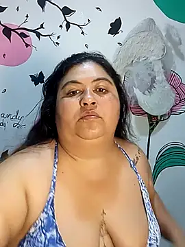 Snapshot of curvy_diva_ chatting on November 16, 8:31 am curvy diva online show from November 16, 8:31 am