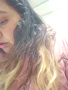 Snapshot of curvy_diva_ chatting on November 20, 10:31 pm curvy diva online show from November 20, 10:31 pm