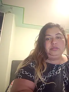 Snapshot of curvy_diva_ chatting on December 4, 11:13 pm curvy diva online show from December 4, 11:13 pm